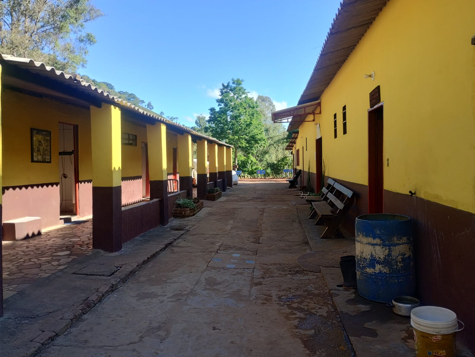 Corredor interno dos alojamentos